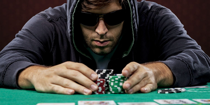 Cách chơi bài Poker bịp phổ biến nhất